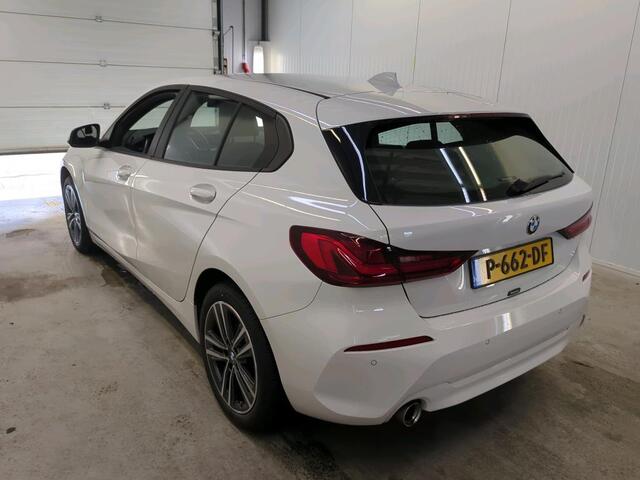 BMW 1-SERIE 116d Business Ed. | Navi | Live Cockpit | Led |