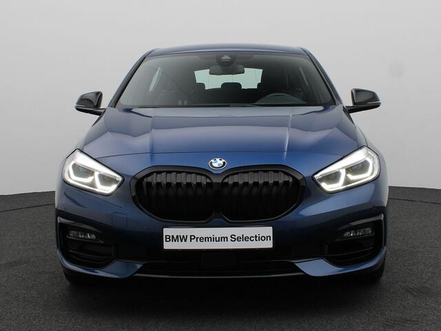 BMW 1-SERIE 5-deurs 118i Executive Edition | Sport Line | Parking Assistant | HIFI | 17"