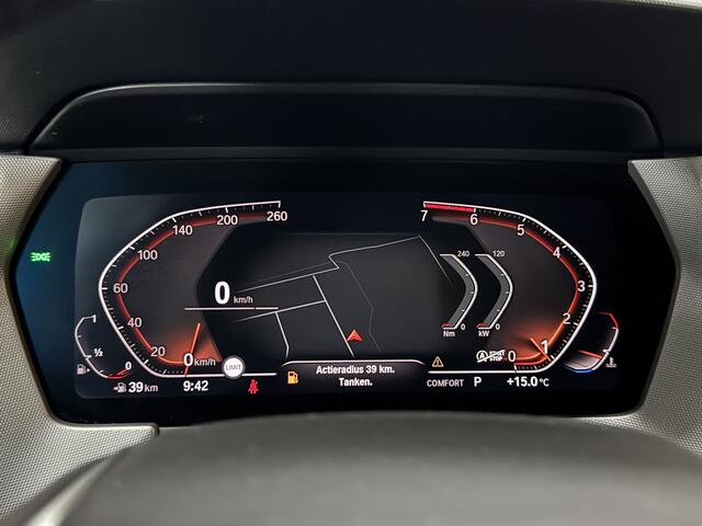 BMW 1-SERIE 118i 141 PK Executive Edition AUTOMAAT LED NAVI 2X-PDC ZÉÉR-MOOI