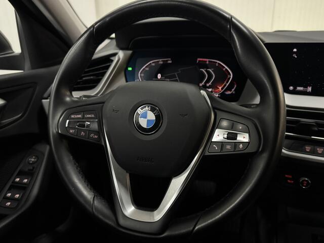 BMW 1-SERIE 118i 141 PK Executive Edition AUTOMAAT LED NAVI 2X-PDC ZÉÉR-MOOI