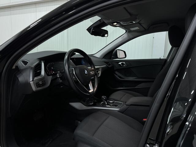BMW 1-SERIE 118i 141 PK Executive Edition AUTOMAAT LED NAVI 2X-PDC ZÉÉR-MOOI