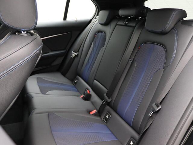 BMW 1-SERIE 5-deurs 120i Executive | M Sportpakket | Adaptieve LED | DAB | HiFi | 17''