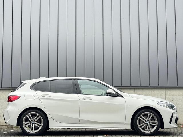 BMW 1-SERIE 118i 140PK Automaat M-Sport Shadow Schaalstoelen Stoelverwarming