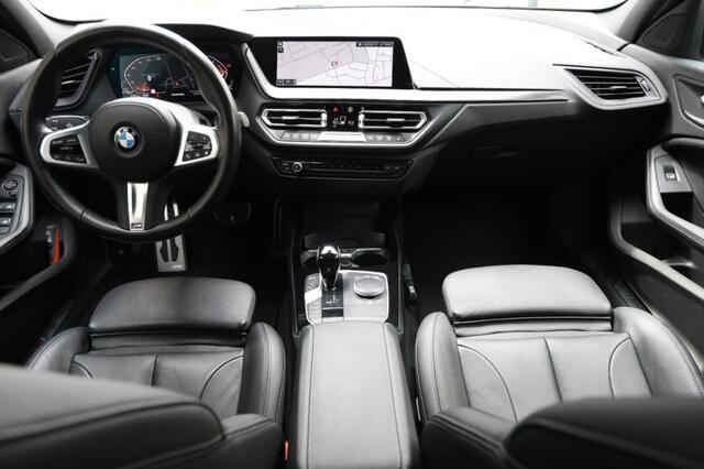 BMW 1-SERIE 118i M-Sport Aut. NAP|Pano|Stoelvw|Cam|Trekhaak|Leder