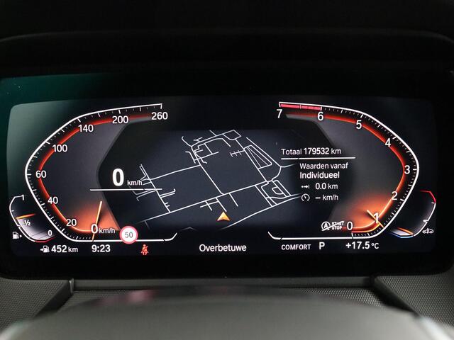 BMW 1-SERIE 118i Executive Edition | Navigatie | Trekhaak | Sportstoelen!