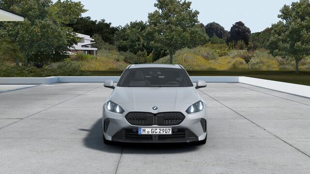 BMW 1-SERIE 120 M Sport Automaat / Panoramadak / Sportstoelen / Achteruitrijcamera / M Adaptief onderstel / Comfort Access / Adaptieve LED / Harman-Kardon / Stoelverwarming