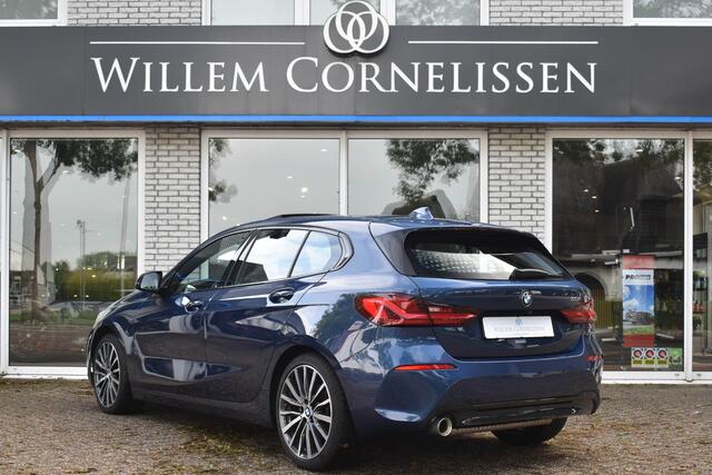 BMW 1-SERIE 118i High Exe ACC Leder Pano Head Up Elc Stoel