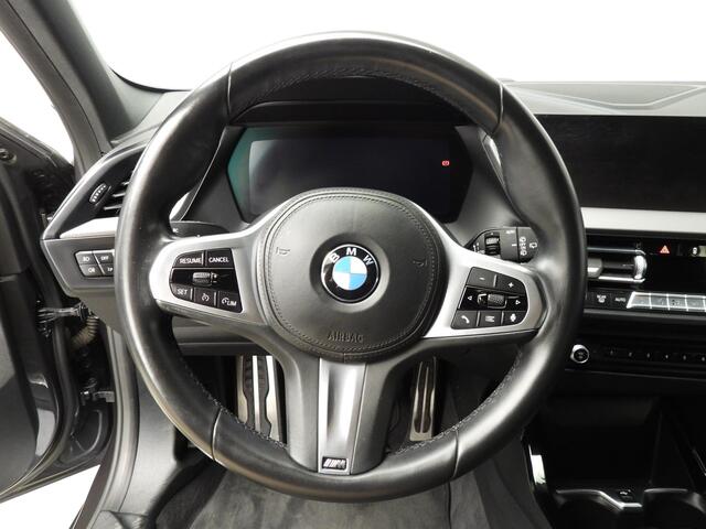 BMW 1-SERIE 5-deurs 118i | M-Sportpakket | LED | Navigatie | Sportstoelen | Shadow line | DAB | Hifi speakers | Alu 17 inch
