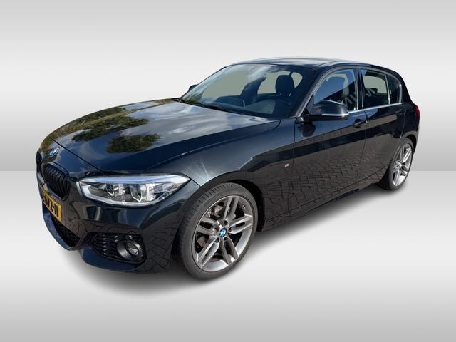 BMW 1-SERIE 118i High Exe. M Sport / Leder / Navigatie / Parkeerhulp V+A / 18'' / Sportstoelen / Stoelverwarming / DAB / Cruise Control
