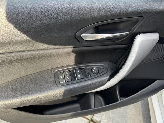 BMW 1-SERIE 118i 136pk Automaat Executive PDC Navigatie LED