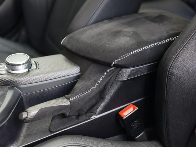 BMW 1-SERIE M140i Edition Shadow Executive | M Performance - Akrapovic - Vol!