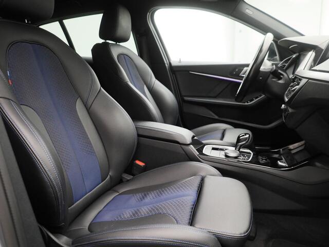 BMW 1-SERIE 118i Automaat M-Sport | CAMERA | ADAPTIVE | CARPLAY