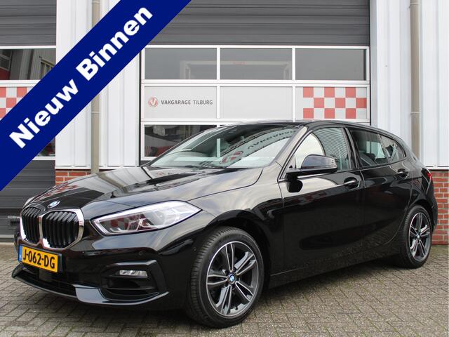 BMW 1-SERIE 118i Automaat 141PK Executive Edition Sport /NAVI/Camera/Lane assist/Sportstoelen/Half leder/17'LM/ACC/LED/Keyless/NAP! 1e eig!