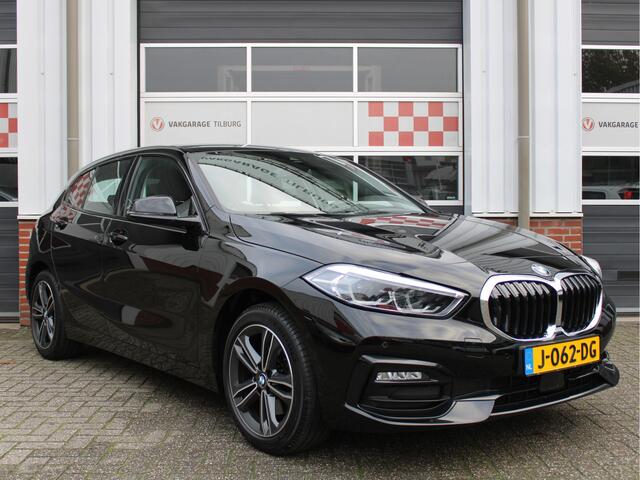 BMW 1-SERIE 118i Automaat 141PK Executive Edition Sport /NAVI/Camera/Lane assist/Sportstoelen/Half leder/17'LM/ACC/LED/Keyless/NAP! 1e eig!