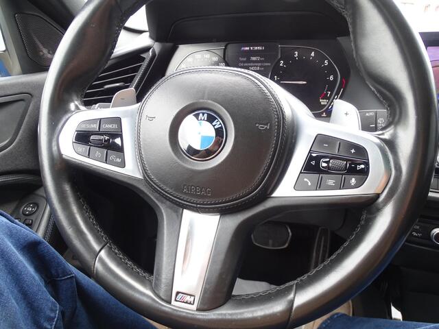 BMW 1-SERIE M135i xDrive High Executive PANORAMADAK|HARMAN/KARDON|DODEHOEK DETECTIE|ACHTERUIT RIJ CAMERA|SPORT STOELEN|KEYLESS ENTRY/GO|NAVIGATIE|LASER KOPLAMPEN | STOEL VERWARMING |