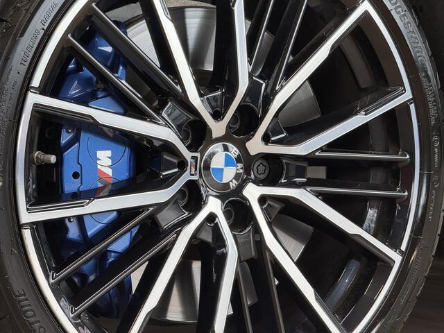 BMW 1-SERIE M135i xDrive High Executive Navi | 19" | Alcantara | Camera | PDC V+A |