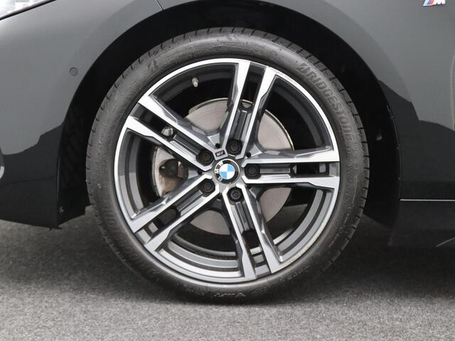 BMW 1-SERIE 5-deurs 118i Executive | M Sportpakket | Audio Media Pack | Parking Pack | Safety Pack | Panoramadak | Active Cruise Control | DAB | HiFi | 18''