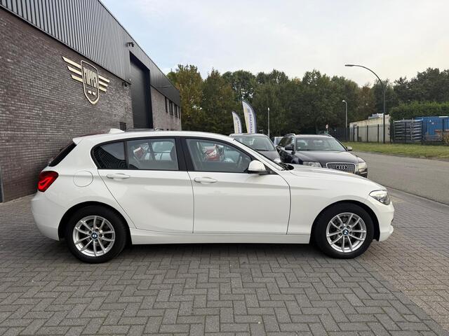 BMW 1-SERIE 116i Centennial High Executive | 1E EIGENAAR | 12MND GARANTIE | AIRCO | CRUISE | STOELVERWARMING | LMV |