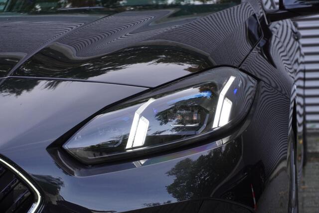 BMW 1-SERIE 5-deurs 120 M Sportpakket Pro | Panoramadak elektrisch | Driving Assistant | Head-Up Display | Adaptief M-onderstel