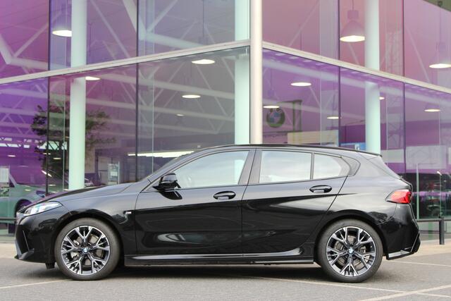 BMW 1-SERIE 120 M Sport Automaat / Sportstoelen / M Adaptief onderstel / Comfort Access / Adaptieve LED / Parking Assistant Plus / Head-Up / Harman-Kardon