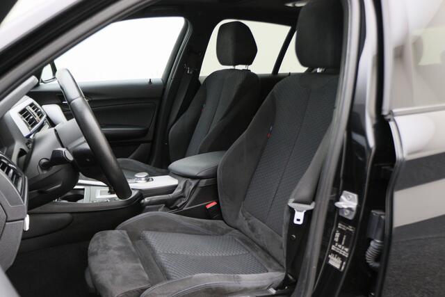 BMW 1-SERIE 118i Executive M Sport Automaat Schuif-/kanteldak, Camera, Navigatie, Climate, LED, 18"
