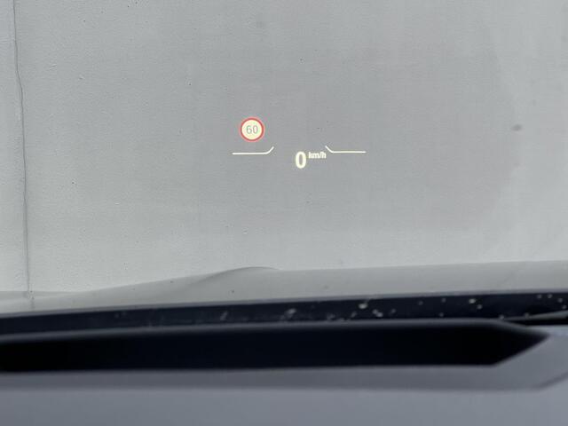 BMW 1-SERIE 118i / Dealer onderhouden / M-Sport / Panorama schuifdak / HUD / Adaptieve CC / Harman Kardon / Alcantara Sportstoelen / 19" / Camera /