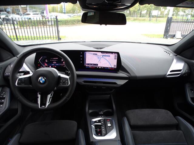 BMW 1-SERIE 120 M Sportpakket Pro. Afn.Trekhaak Pano.Dak Drive ass. Parkeer Hulp Premium Pack Ada.Led 18" LM Velgen