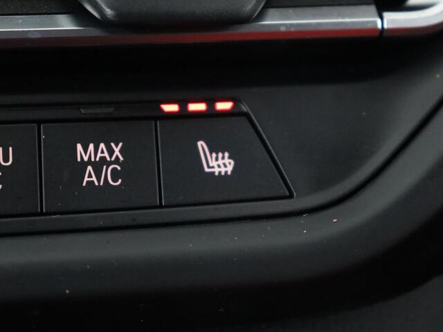 BMW 1-SERIE 116d High Executive | Sport Line | Leder | Stoelverwarming | Carplay | Sportstoelen | Navigatie | Parkeerhulp | Live Cockpit | Climate control | Full LED | Cruise control