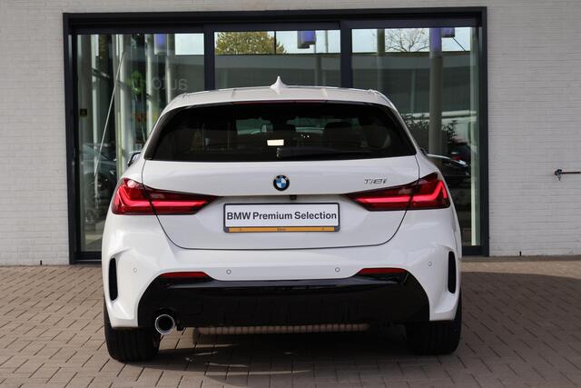 BMW 1-SERIE 118i Executive Edition | M Sportpakket | Parking Pack | Apple Carplay