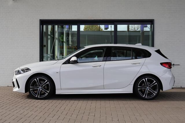 BMW 1-SERIE 118i Executive Edition | M Sportpakket | Parking Pack | Apple Carplay