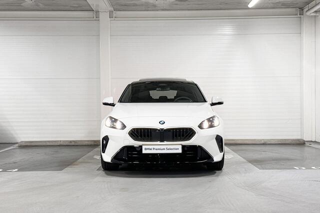 BMW 1-SERIE 120 | M-Sport Pro | Innovation Pack | Driving Assistant | Harman/Kardon | Panoramadak | Comfort Access