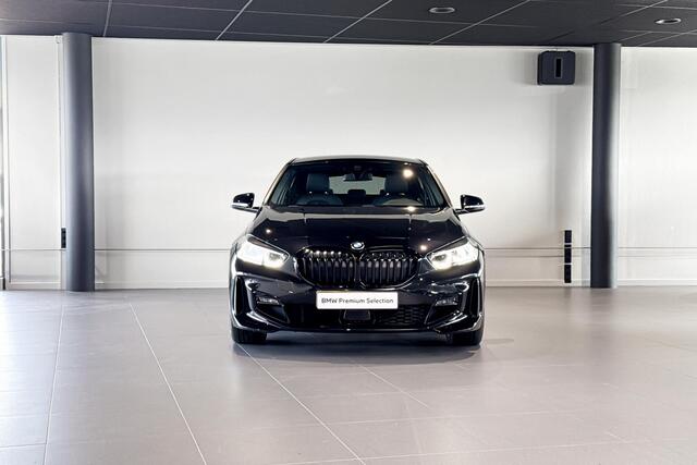 BMW 1-SERIE 118i | M Sport Pro | Stoelverwarming | Trekhaak |