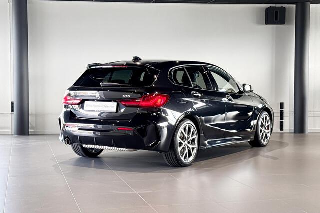 BMW 1-SERIE 118i | M Sport Pro | Stoelverwarming | Trekhaak |