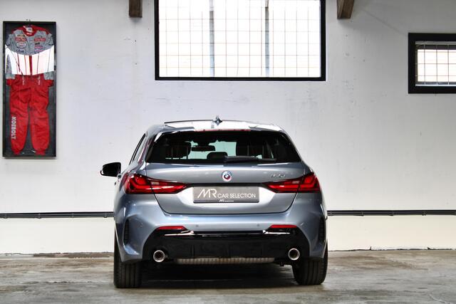 BMW 1-SERIE 120i Business Edition | M-Sport | Panoramadak | 19 inch | Trekhaak | NL auto | BTW |