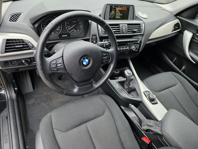 BMW 1-SERIE 136PK/Apple Carplay/Cruise Control/Stoelverw./18'' LMV/Bluetooth/Multifunctioneelstuurwiel/Isofix/(MET GARANTIE*)
