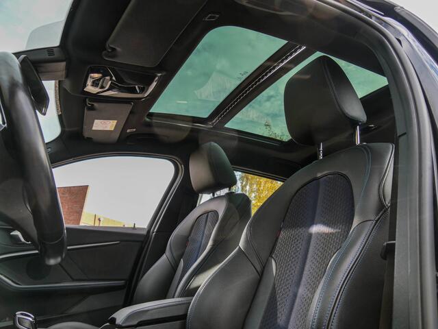 BMW 1-SERIE 118i Automaat M-Sport High Executive | PANODAK | CARPLAY | CAMERA |