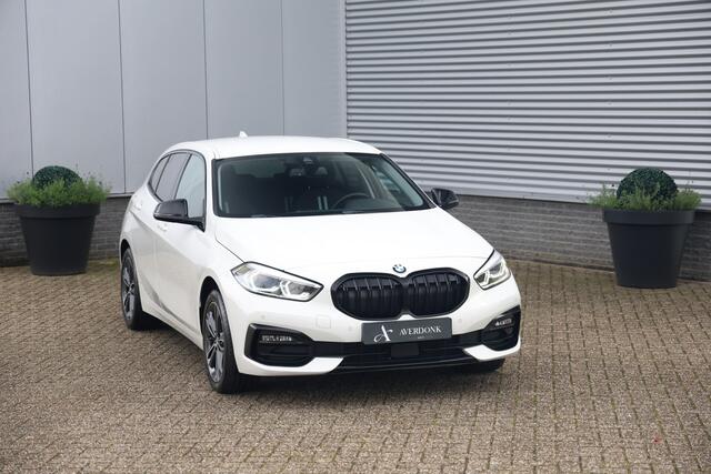 BMW 1-SERIE 118i Executive Sportline Aut. NAP|Sportst|Sfeervl|Carplay