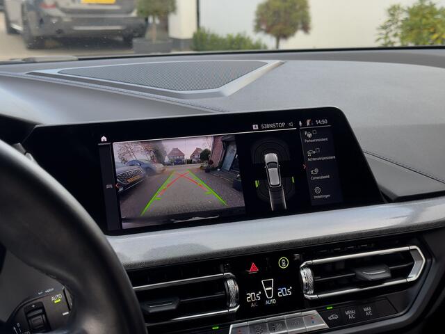 BMW 1-SERIE 118i AUT7 M-SPORT EXECUTIVE EDITION LEDER NAVI CMERA DIGI-DASH APPLE-CARPLAY LED LMV PDC