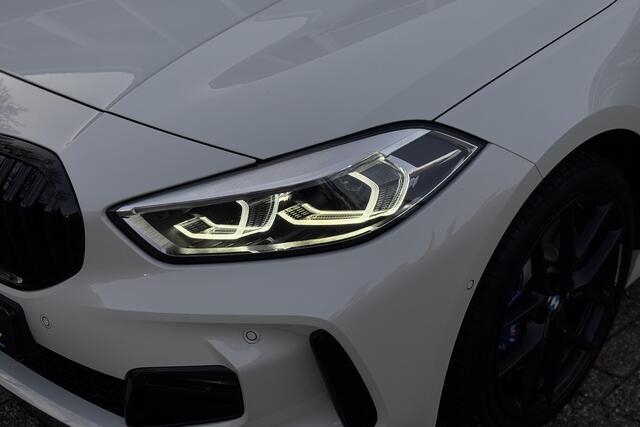 BMW 1-SERIE 118i M-sport | Panodak | M-Kuipstoelen | M-performance Wheels | Stoel+Stuurverwarming | Comfort Access | Trekhaak