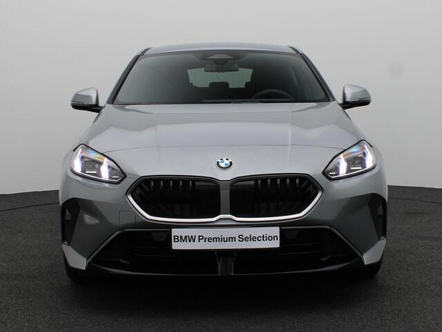 BMW 1-SERIE 120 M Sportpakket | Premium Pack | Stuurwielrand Verwarmd | Comfort Access | Driving Assistant | 18''