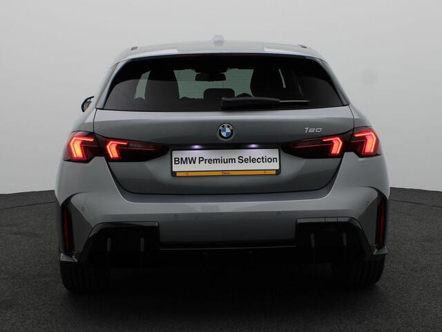 BMW 1-SERIE 120 M Sportpakket | Premium Pack | Stuurwielrand Verwarmd | Comfort Access | Driving Assistant | 18''