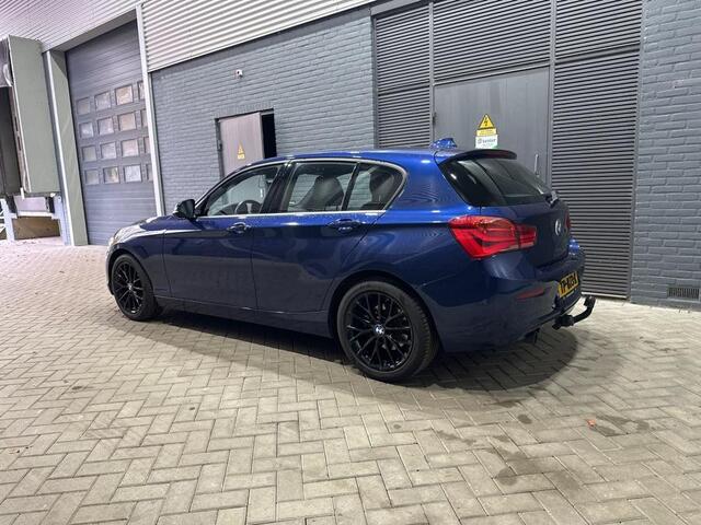 BMW 1-SERIE 118i Corporate Lease Executive | Automaat | Vol-Leder | Trekhaak | 17 Inch