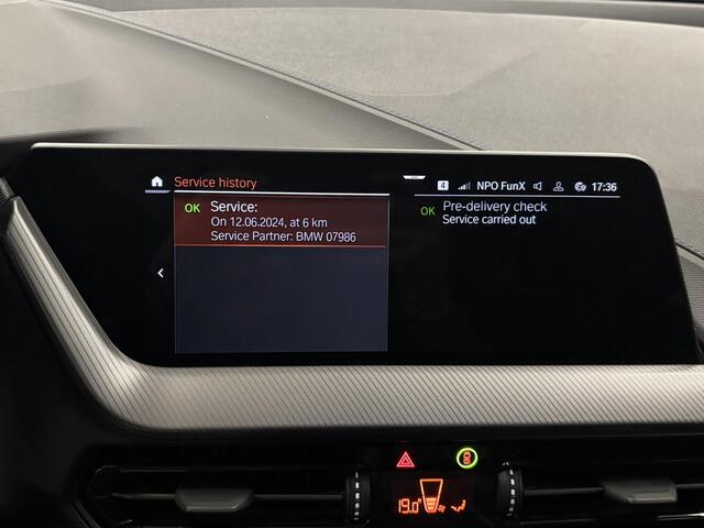 BMW 1-SERIE 118i Automaat / M-SPORT / Pack LED / Fabrieksgarantie tot 06-2026 / Dealer onderhouden / Sportstoelen / Trekgewicht 1300 Kg / Cruise control / Stoelverwarming / Apple Carplay Android Auto / Climate control / Keyless Entry/Start /