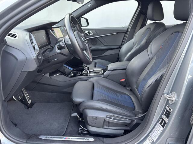 BMW 1-SERIE 118i Automaat / M-SPORT / Pack LED / Fabrieksgarantie tot 06-2026 / Dealer onderhouden / Sportstoelen / Trekgewicht 1300 Kg / Cruise control / Stoelverwarming / Apple Carplay Android Auto / Climate control / Keyless Entry/Start /
