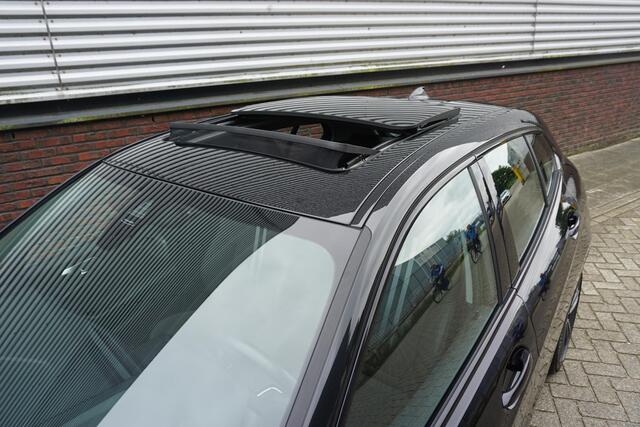 BMW 1-SERIE 118i 140PK Sport-line/Panodak/Camera/ParkingPack/ Dealeronderhouden.