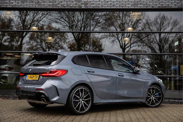 BMW 1-SERIE M135i xDrive High Executive 306pk , Harman/Kardon, Head-up display, Sfeerverlichting