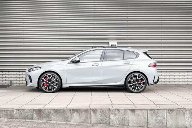 BMW 1-SERIE 123 xDrive / M Sport Pro / Premium Pack / Harman-Kardon sound system