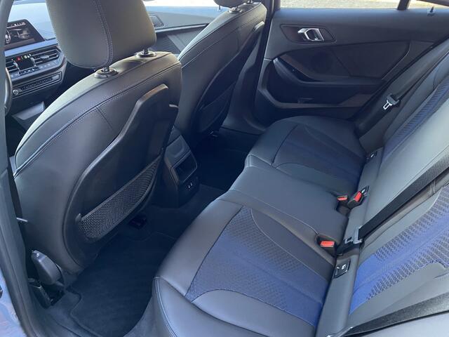 BMW 1-SERIE 118i M Sport Pakket / M Sport Stoelen