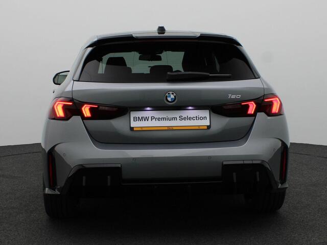 BMW 1-SERIE 120 M Sportpakket Pro | Premium Pack | Comfort Access | Driving Assistant | Parking Assistant | Harman Kardon | 19''
