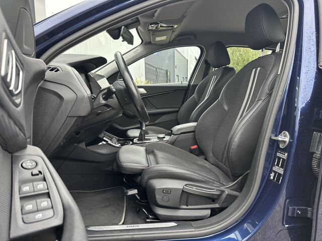 BMW 1-SERIE 118i Executive Edition 140pk | Virtual Cockpit | Dab | Lichtmetalen velgen 17" | LED koplampen | Navigatiesysteem full map + hard disk | Sportstoelen | Voorstoelen verwarmd | Rijdt fantastisch!